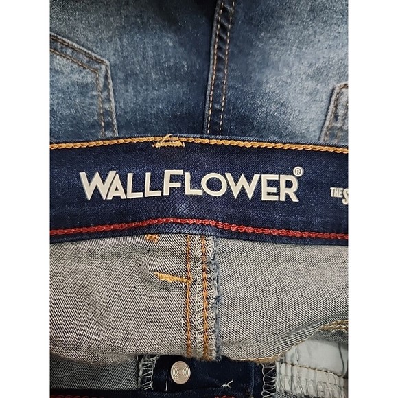 WallFlower Sassy Shorty Shorts Womens Juniors 7 Insta Soft Distressed Cuffed NEW - Picture 3 of 10